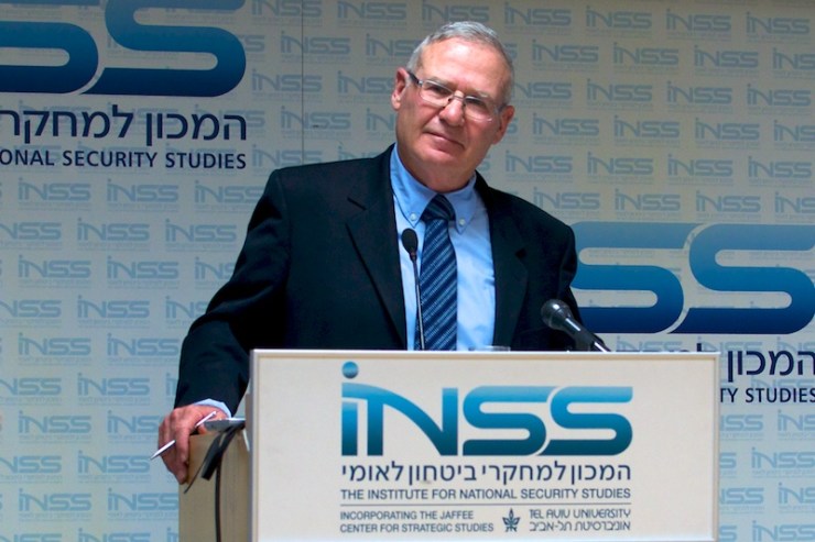 Amos Yadlin, directeur van het Instituut voor Nationale Veiligheidsstudies in Tel Aviv. Foto: © Alfred Muller