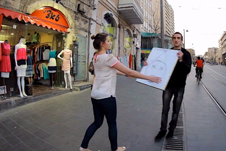 Uit de video Forward. Foto: YouTube 