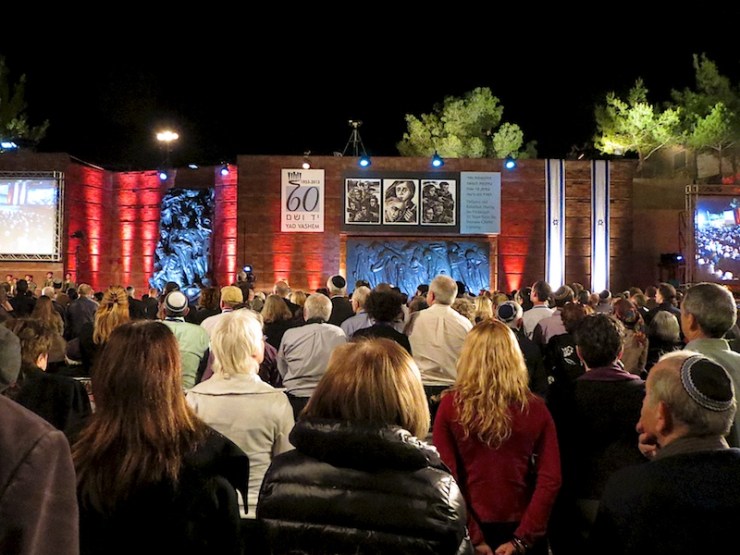 Bij het begin van de Shoah herdenking zondagavond in Yad Vashem. Foto: © Vidar Norberg 