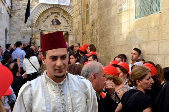 De groep staat op het punt de St. Markus te verlaten.  Foto: © Alfred Muller