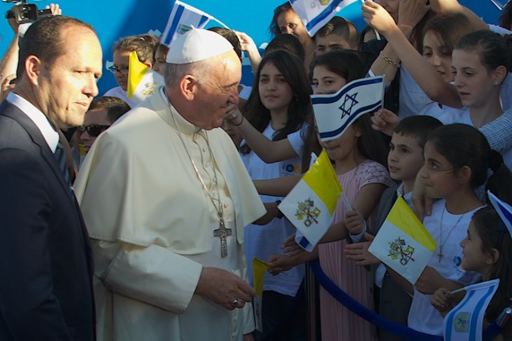 Burgemeester Nir Barkat verwelkomt paus Franciscus in Jeruzalem. Foto: © Alfred Muller