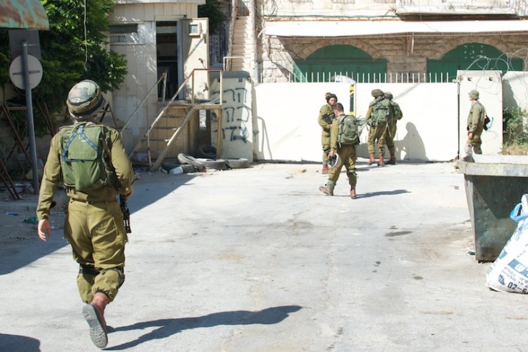 Soldaten in Hebron. Foto: © Alfred Muller