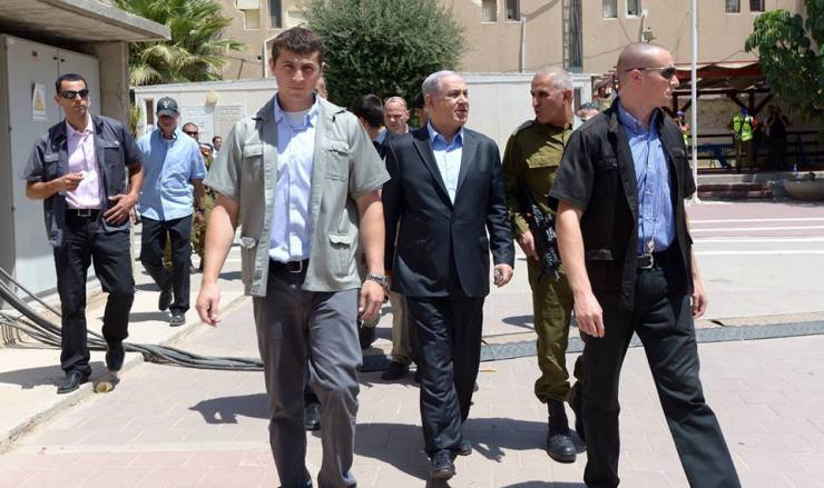 Premier Benjamin Netanyahu na het houden van consultaties met het zuidelijk commando in Beersjeva. Foto: GPO-PMO/facebook. 