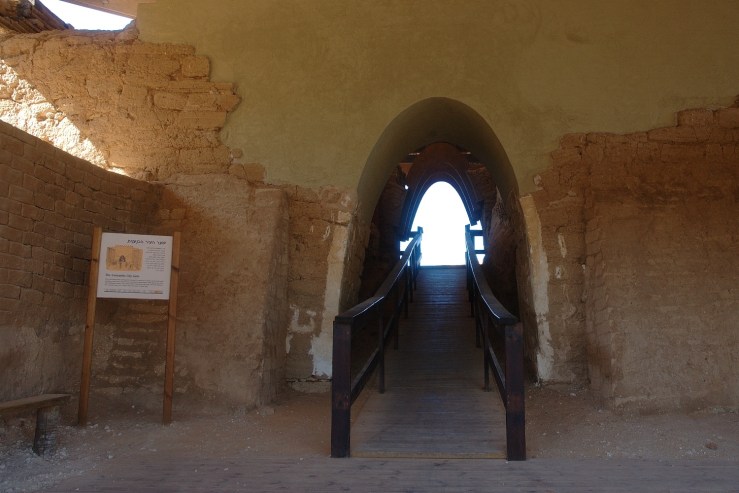 De Kanaänitische poort bood toegang tot de stad. Foto: @ Alfred Muller