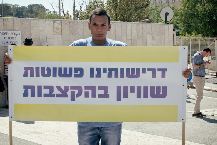 Demonstration Christian Schools in front of PM Office