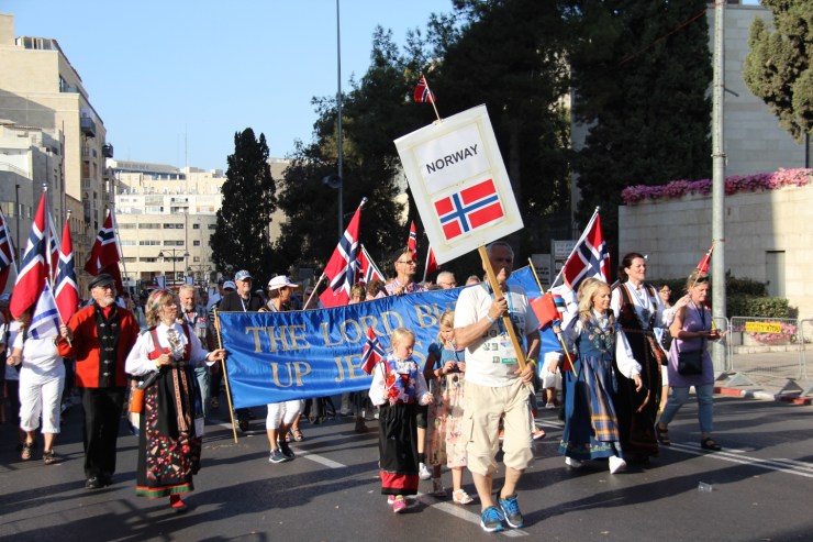 Jerusalem-marsjen 2015 Norge bunader 4 (H.N.)