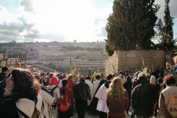 Palmesondag 20.03.2015 Oljeberget, utsik t tempelplassen (Foto Vidar Norberg)
