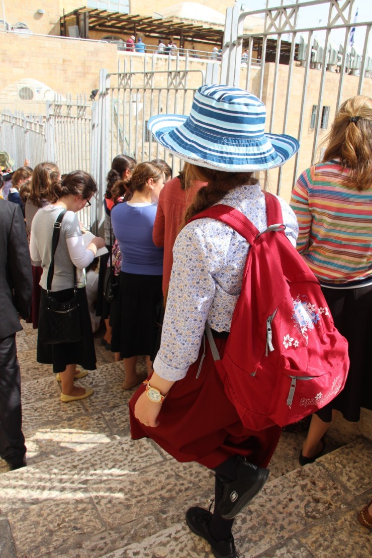 Birkat kohanim pesach 25.4.2016 jente med hatte (H.N.)