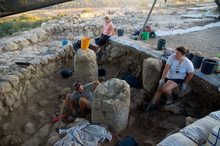 ALMU20100718_0894 Khirbet Qeiyafa,Sha`arayim.jpg