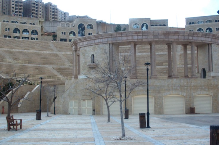 In de nieuwe Palestijnse stad Rawabi.